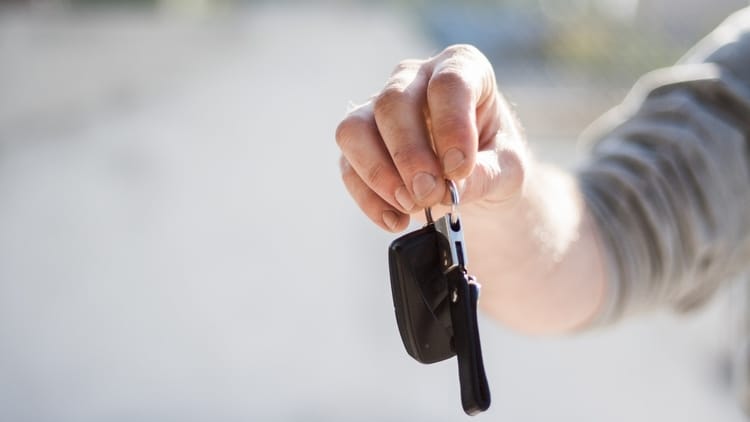 Transfer of ownership and insurance when selling your used car Transfer of ownership and insurance when selling your used car